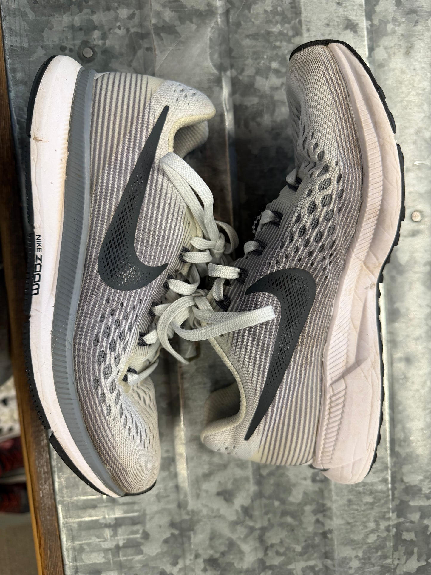 Nike Zoom Youth Tennis Shoe - 5.5