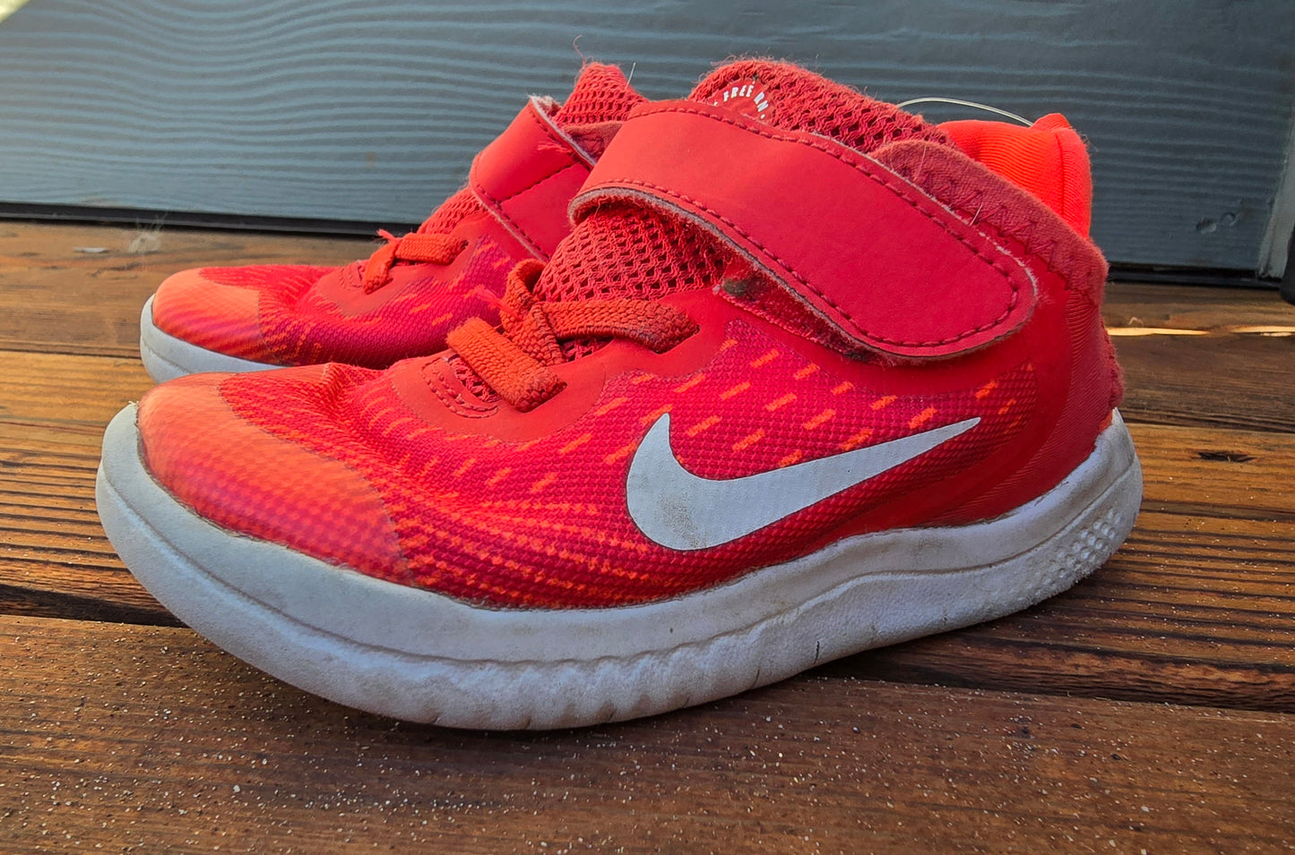 Nike Red Tennis Shoe-9C