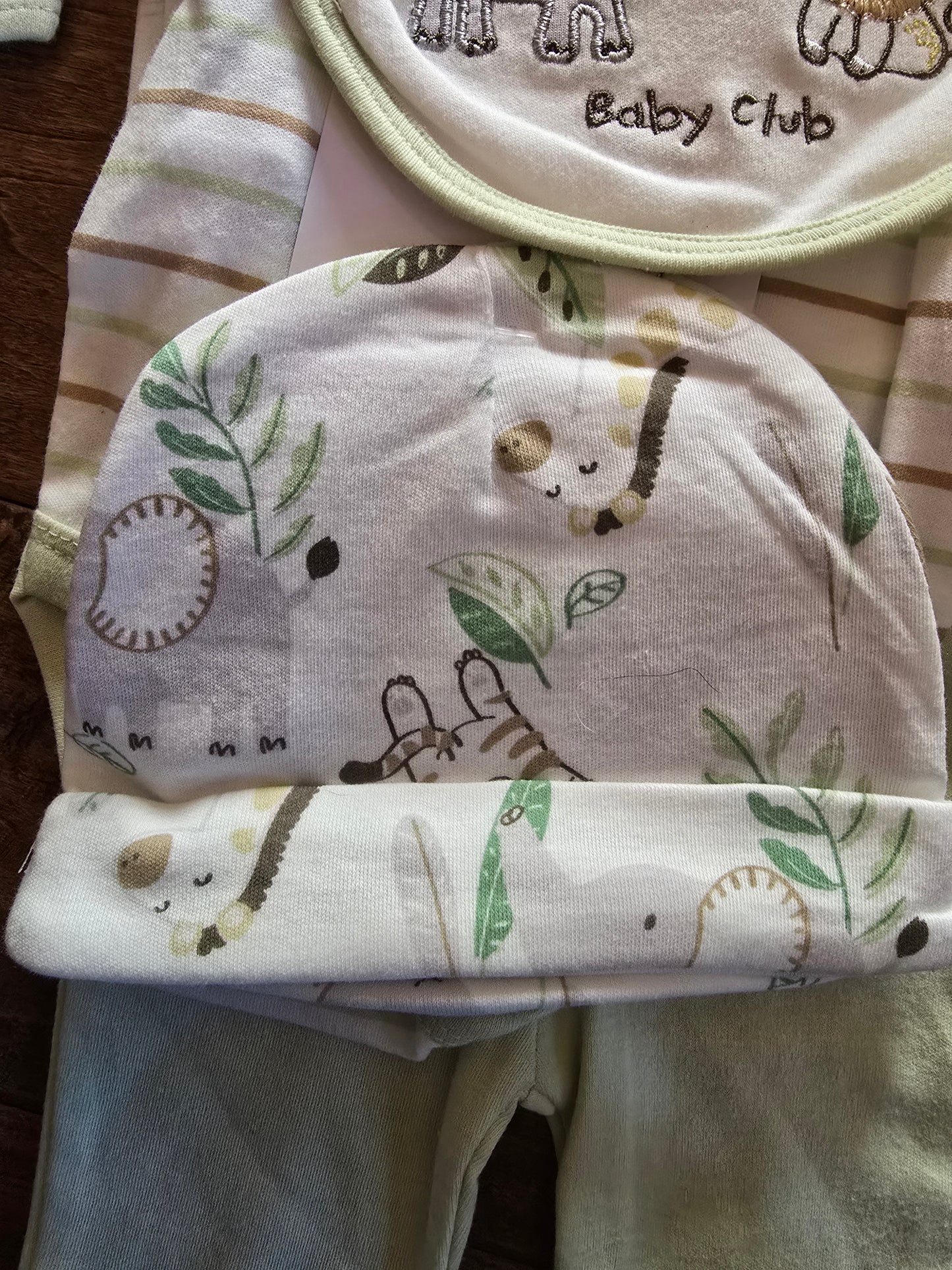 NWT Little Chickadees 6 Piece Cardigan Gift Bag Set-0/3M