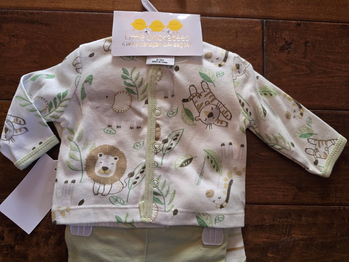 NWT Little Chickadees 6 Piece Cardigan Gift Bag Set-0/3M