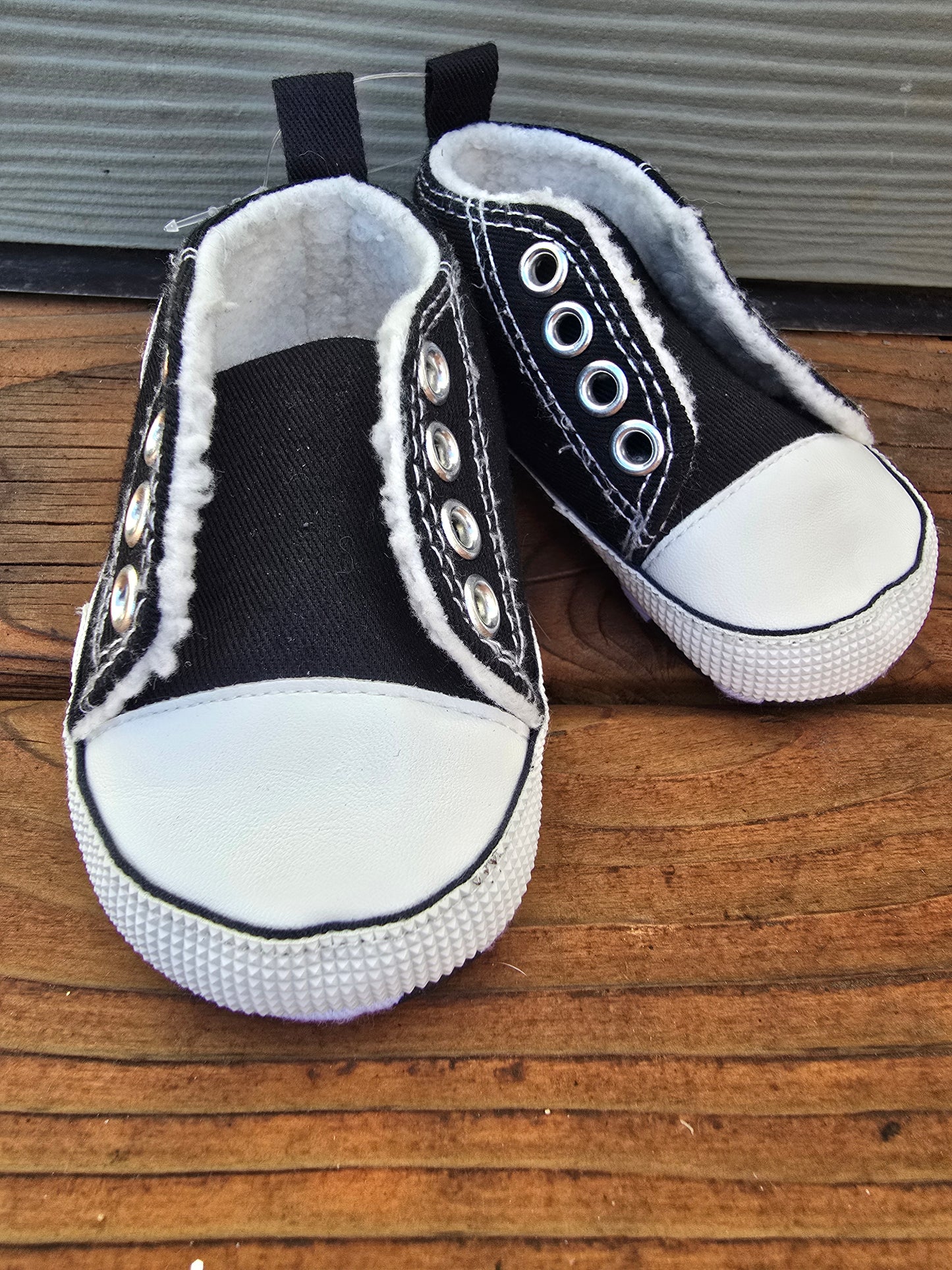 Classic Black Converse-1INF