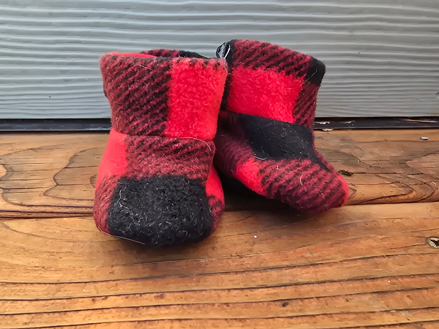 Canada Weather Gear Slippers-3INF