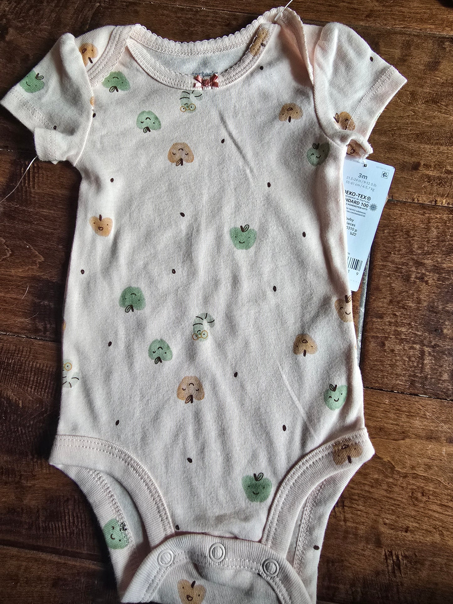 NWT Carter's Apple Onesie & Leggings Three Piece Set-3M