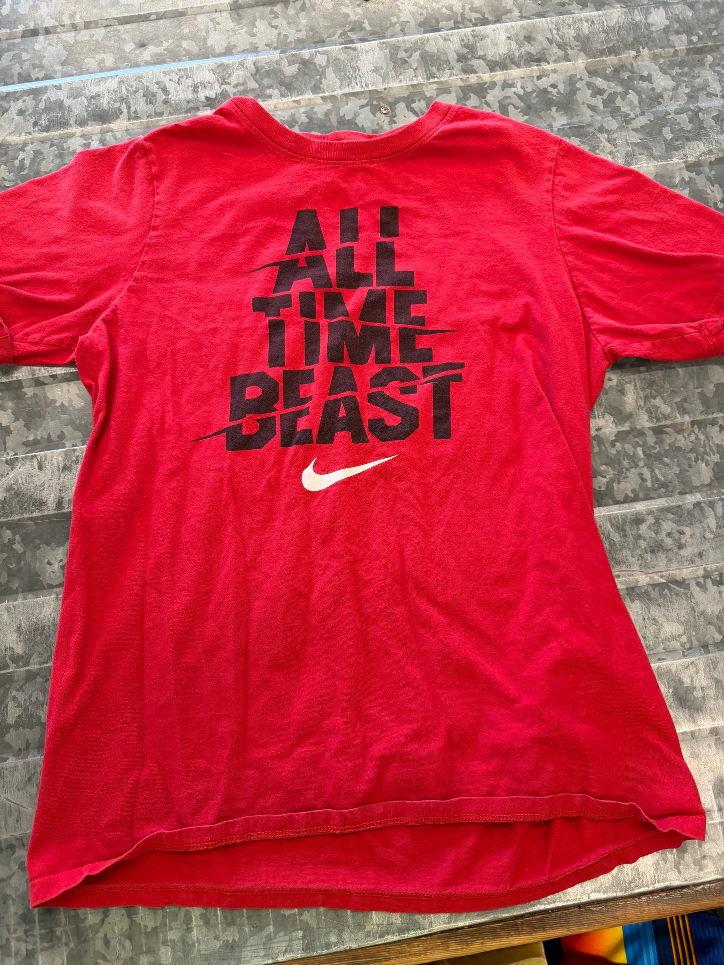 Nike Red Beast SS Shirt - YL