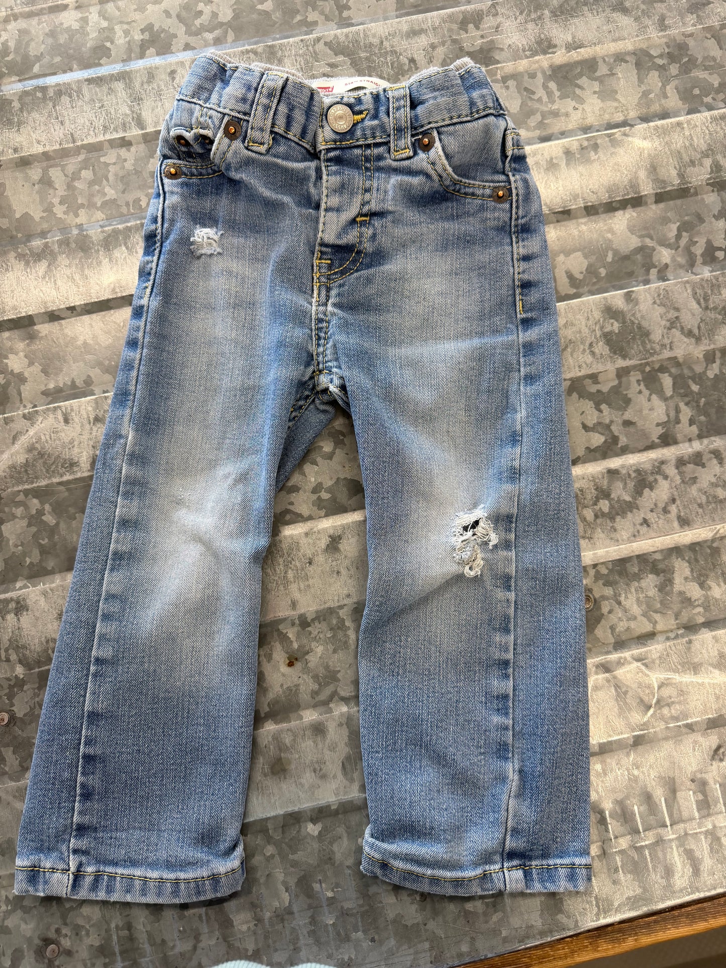 Levi Straight Jeans - 18M