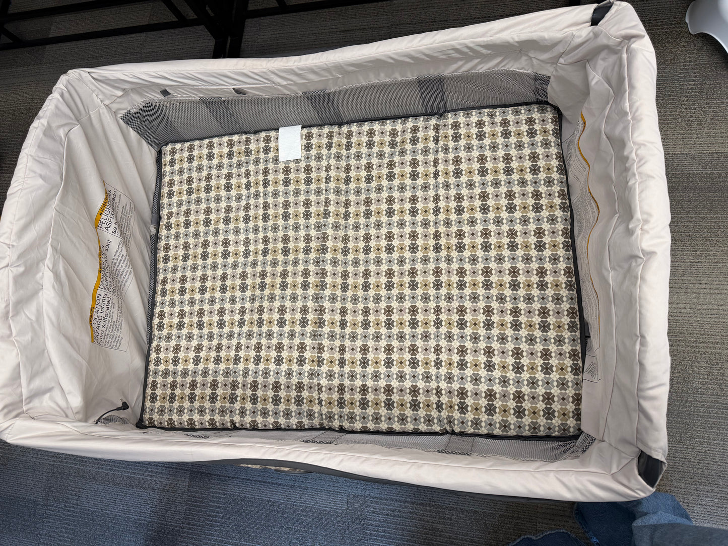 Graco Pack N Play W/ Top Mesh