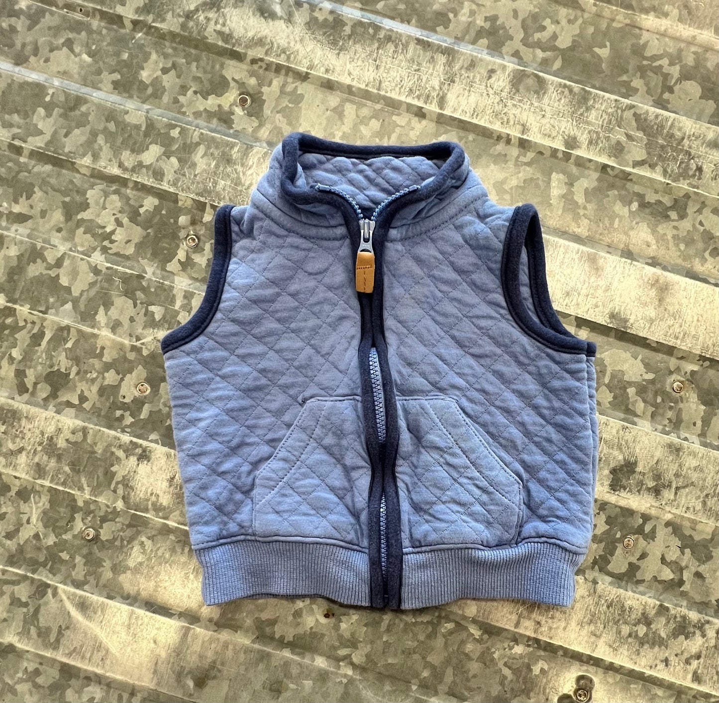 Carters vest-9M