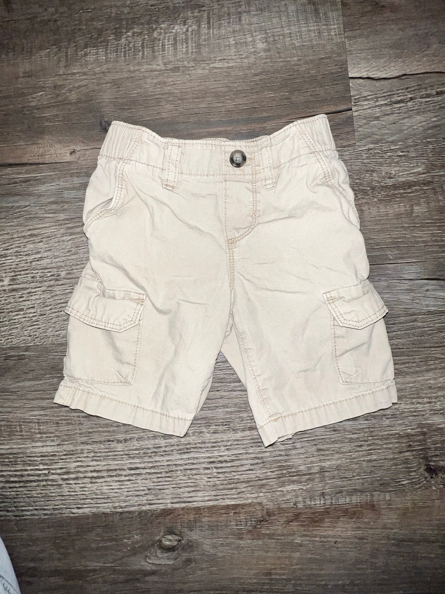 Old Navy Khaki Shorts - 3T